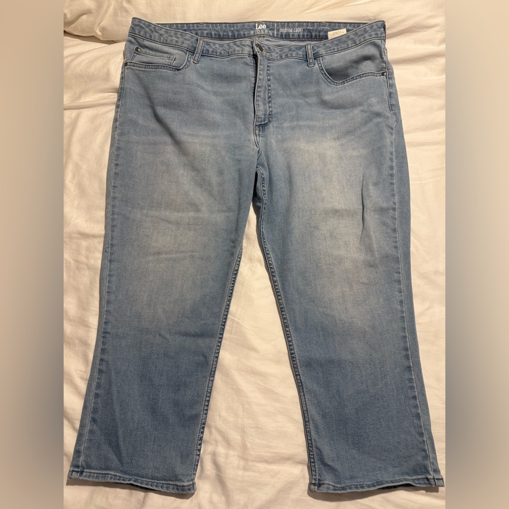Lee Sky Blue Capris Jeans size 22